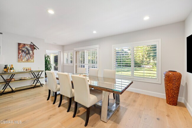 Building Photo - 885 Rim Crest Dr