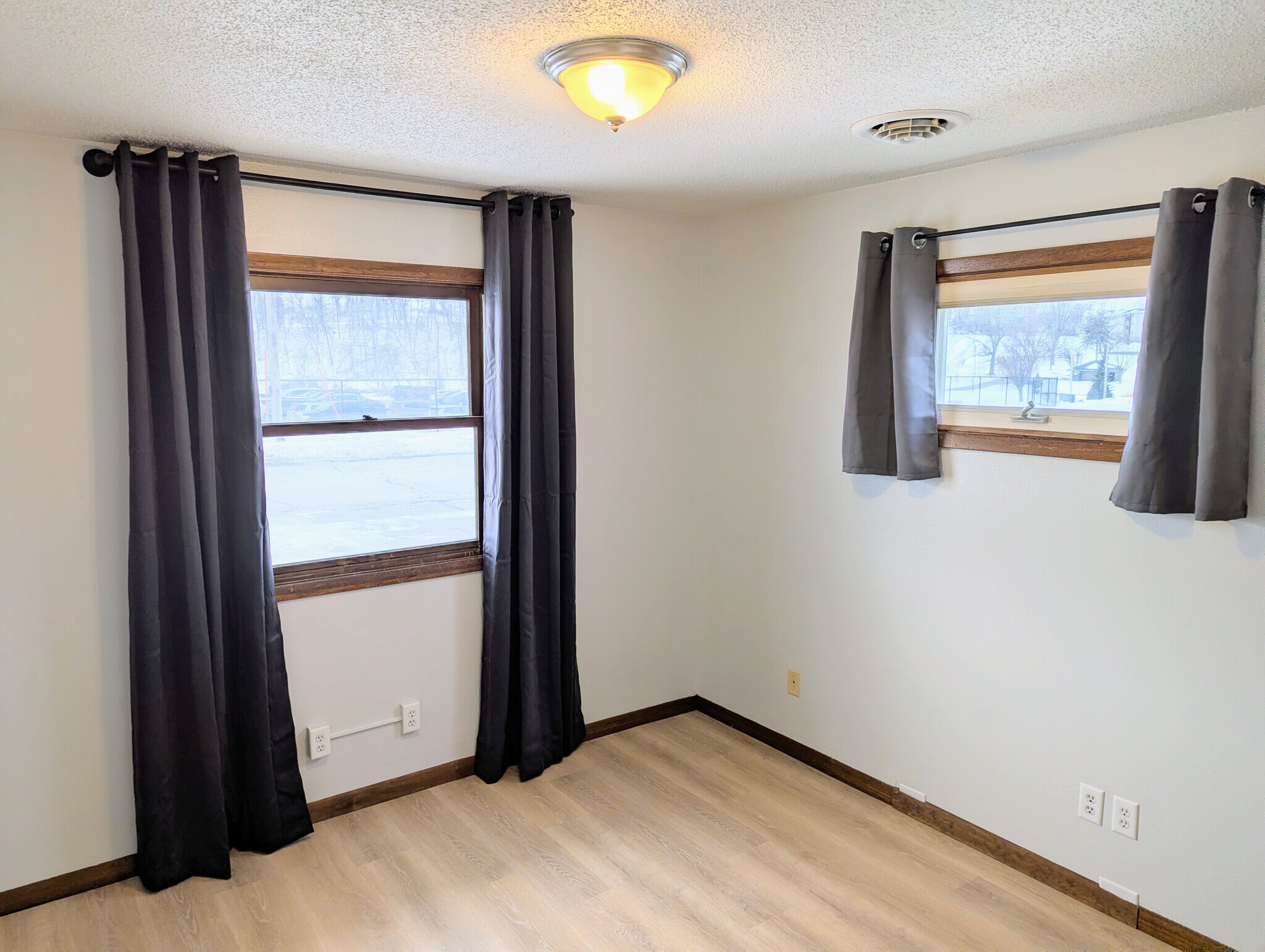 Building Photo - 182 3rd Ave