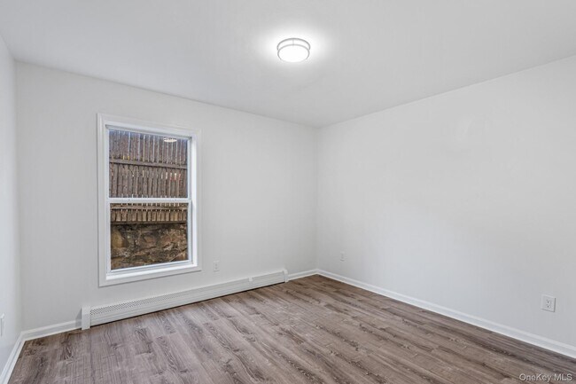 Building Photo - 198 Woodland Ave