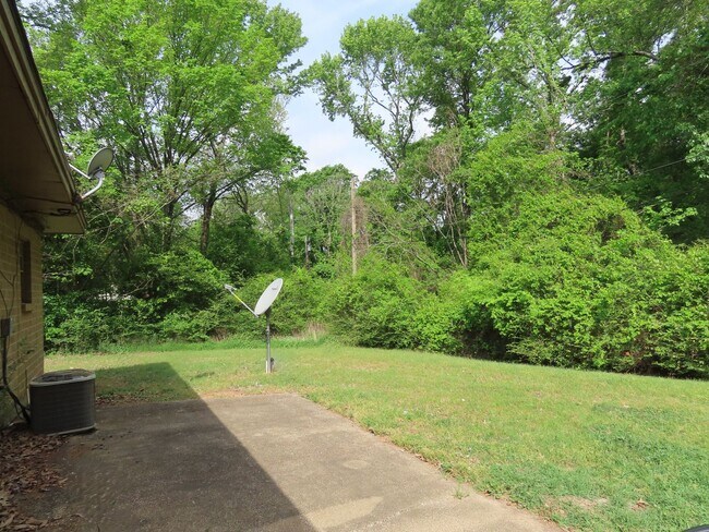 Building Photo - Cozy Two Bedroom One Bathroom Apartment, Texas College Area!