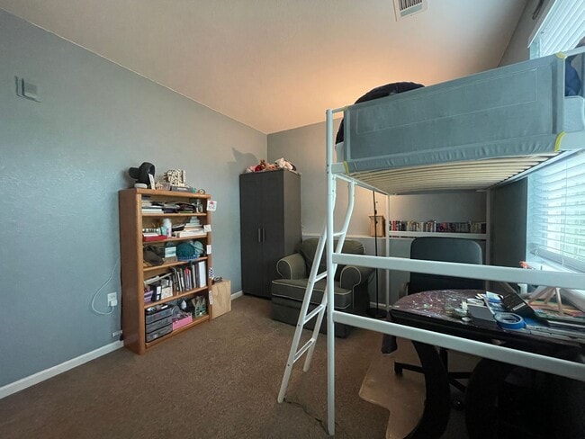 Building Photo - $0 DEPOSIT OPTION! LUXURIOUS 3BED/2BATH CONDO WITH MODERN UPGRADES