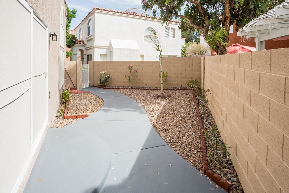 Building Photo - 3307 Epson St