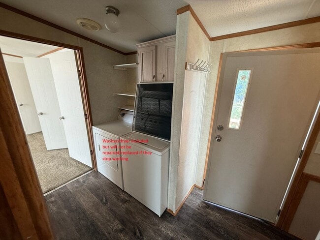 Building Photo - 2 Bedroom 1 Bath House With Covered Patio,...