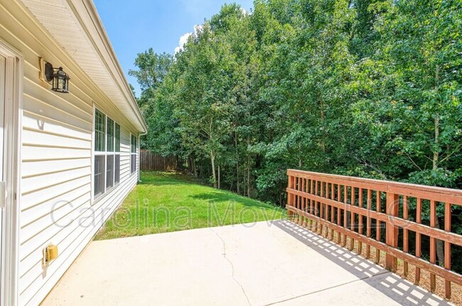 Building Photo - 112 Stream Crossing Way