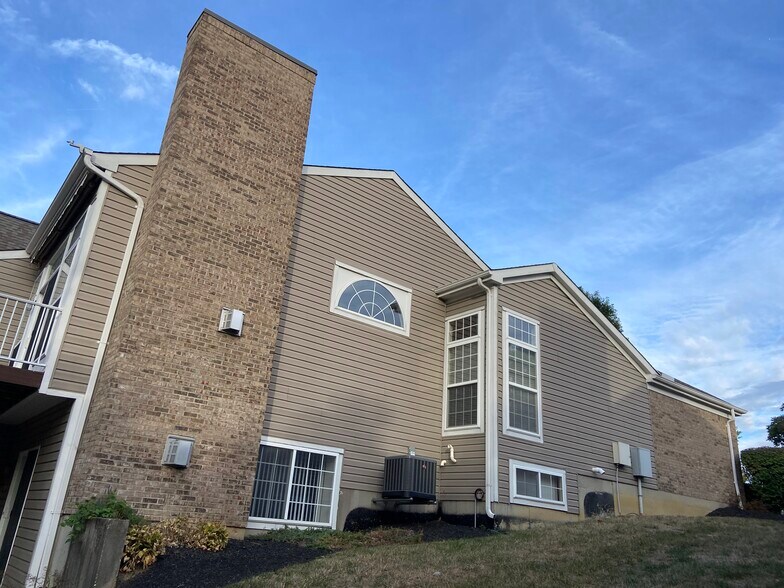 Building Photo - 354 Shadow Ridge Dr
