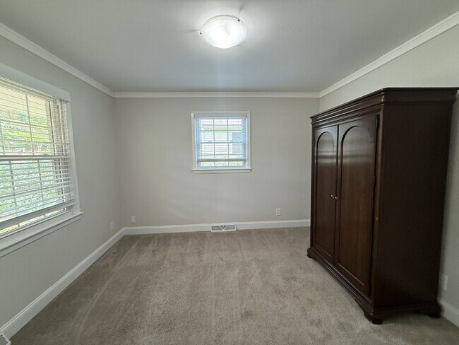 Building Photo - 3BR/2BA Durham Duplex | Utilities Included | Move-In Special: $500 Deposit | Near Duke