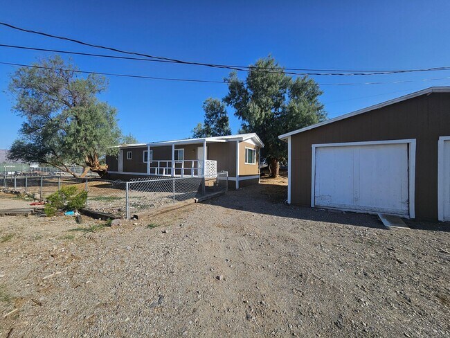 Primary Photo - 1975 La Riata Rd