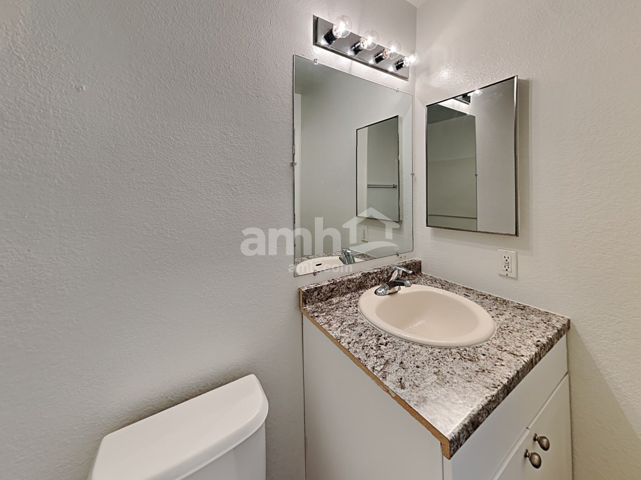 Building Photo - 6159 S Avenue De La Chandelle