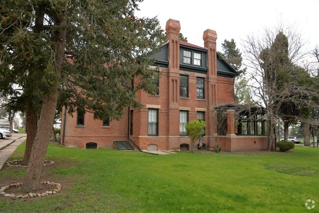 Building Photo - Friends Apartments