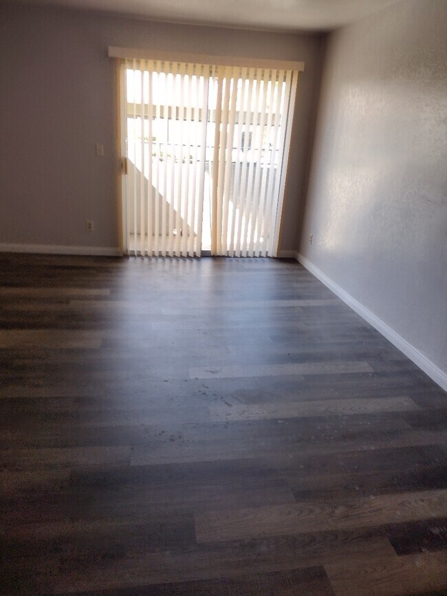 Building Photo - 3769 Carlye Dr #65