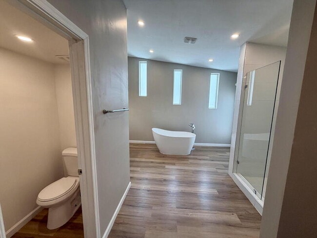 Building Photo - 2029 W Adams St