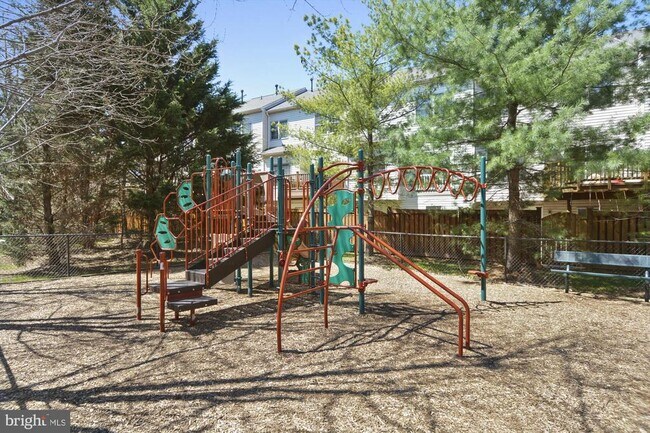 Building Photo - 4138 Fountainside Ln