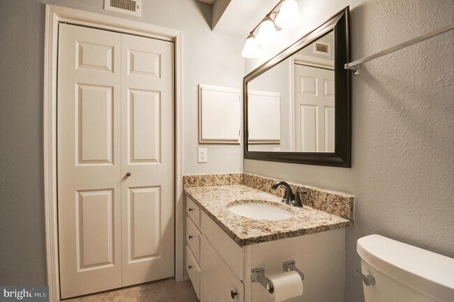 Building Photo - 3313 Wyndham Cir