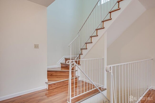 Building Photo - 919 Plymouth Rd