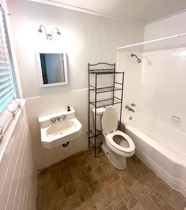 Building Photo - This cute, but large cottage is located in...