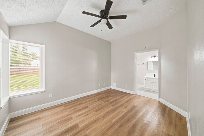 Building Photo - 22039 Rivermead Dr
