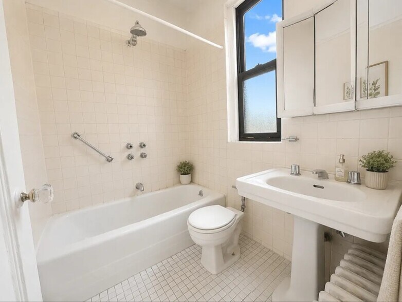 Building Photo - West 96th Street