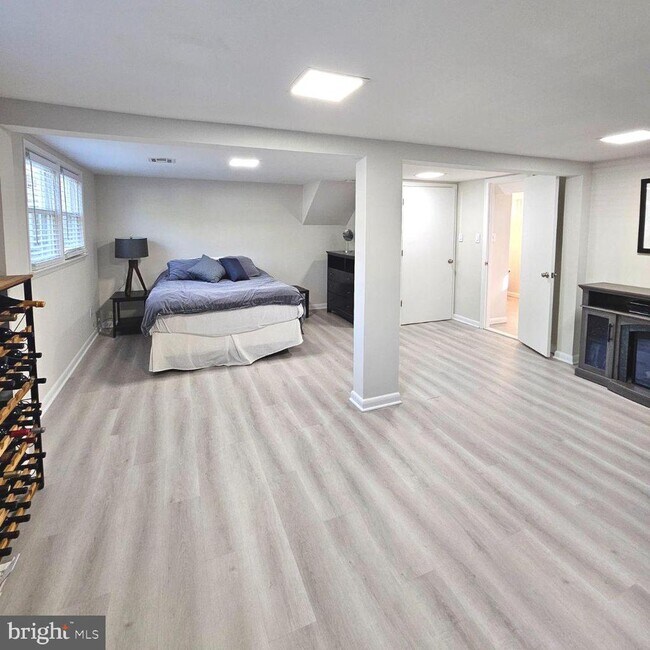 Building Photo - 7433 Grace St