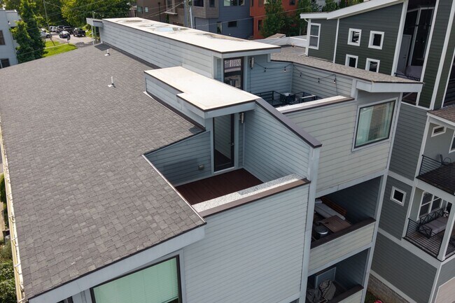 Building Photo - 410A 33rd Ave N-