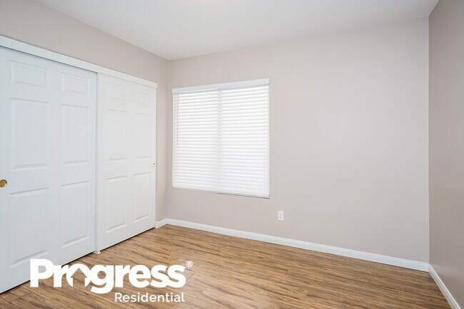 Building Photo - 10832 Spruce Bough St