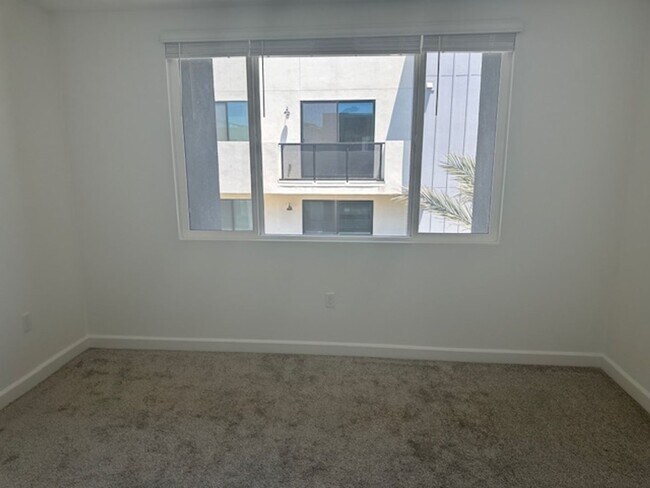 Building Photo - New built in 2024 2 bed 2.5 bath!