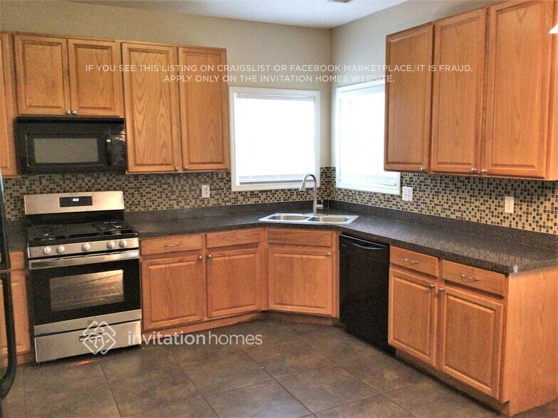 Building Photo - 4029 Saddlebrook Creek Dr