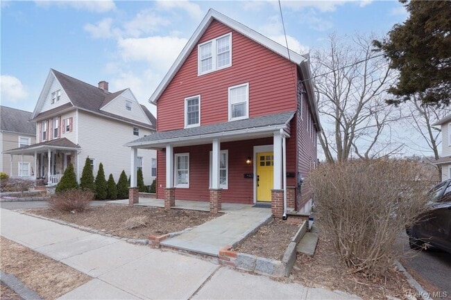 Building Photo - 11 Oak Ave