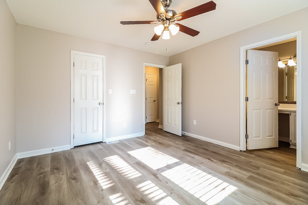 Building Photo - 303 Southampton Dr