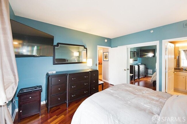 Building Photo - 140 Van Ness Ave