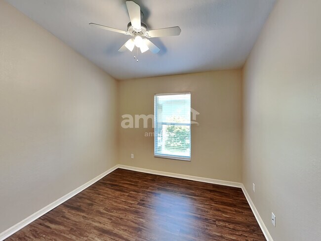 Building Photo - 11719 Crest Creek Dr