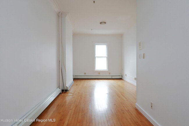 Building Photo - 314 Wall St
