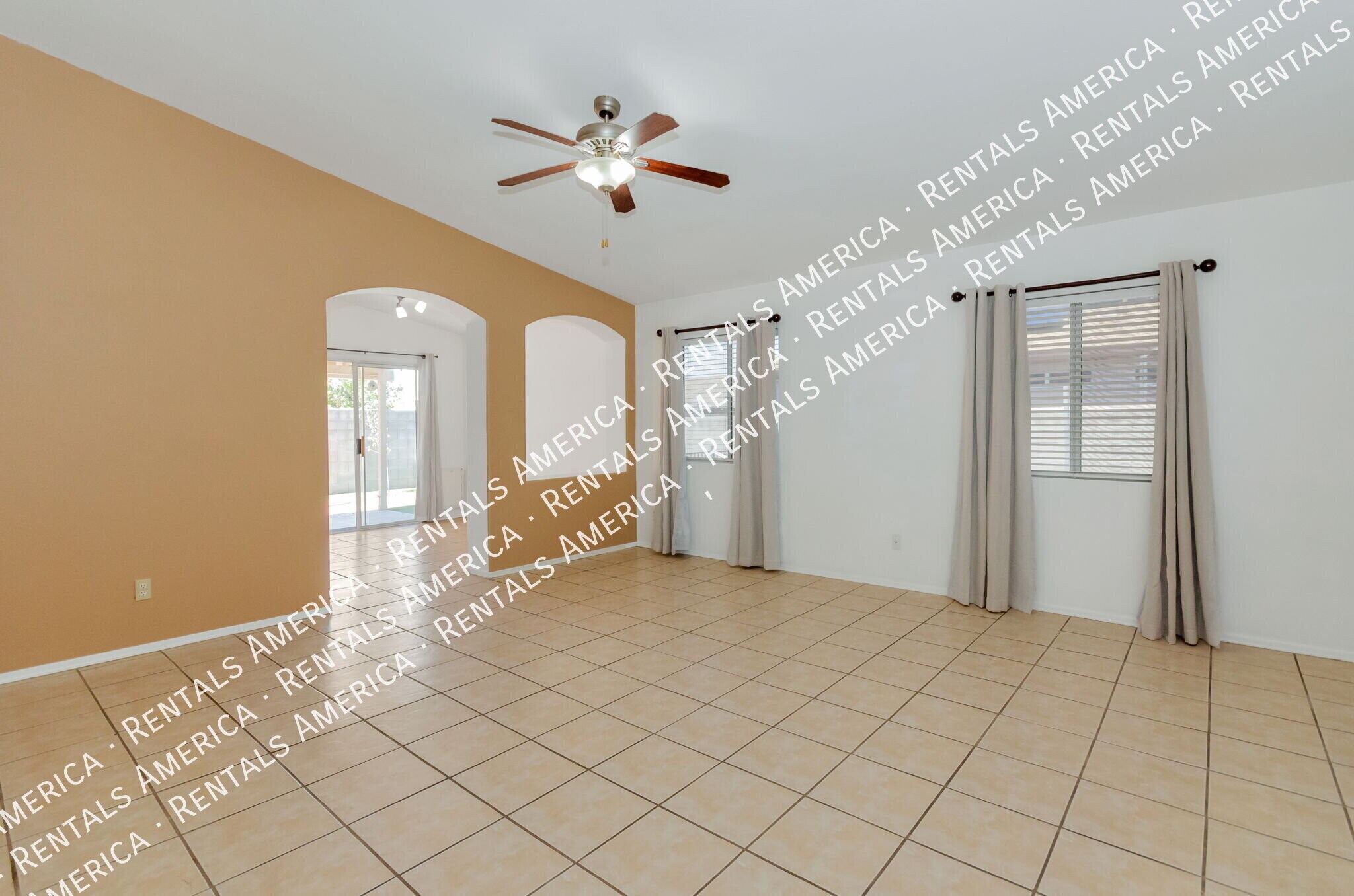 Building Photo - 4732 S Fenwick Dr