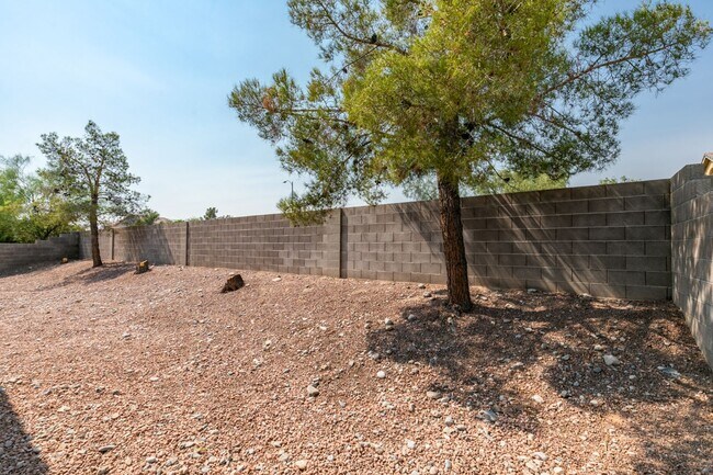Building Photo - Charming 3-Bedroom Single-Story Home in Elkhorn!