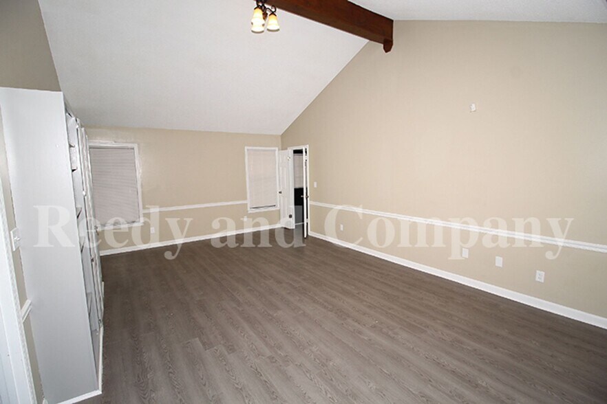 Building Photo - 4682 Sandy Park Dr