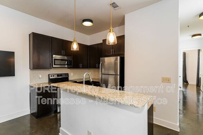 Building Photo - 210 30th Ave N