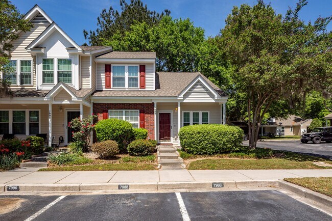 Building Photo - 7988 Shadow Oak Dr