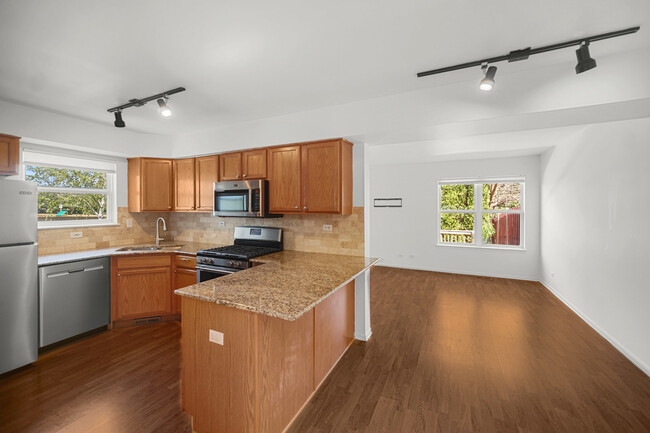 Building Photo - 417 Richmond Ct