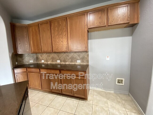Building Photo - 601 Port Royale Way
