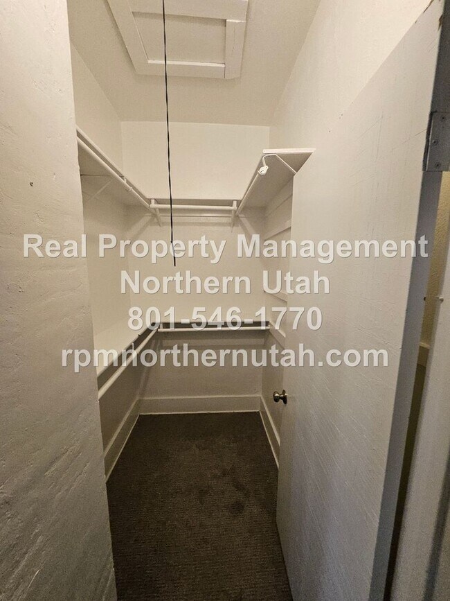 Building Photo - 3 Bedroom 1 Bath Ogden Home Available