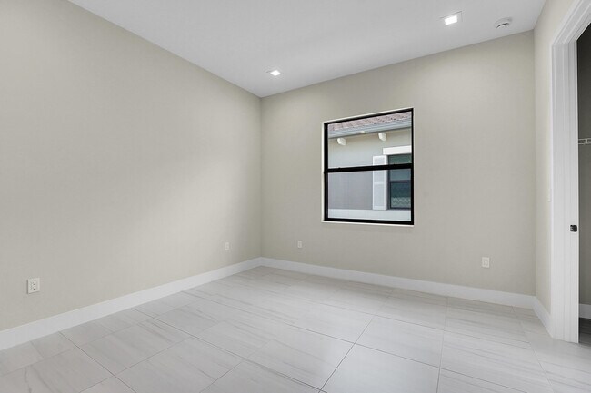Building Photo - 13024 Feathering Wy