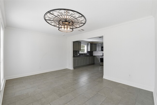 Building Photo - 1406 Grand Valley Dr