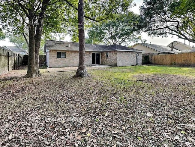 Building Photo - 743 S Iowa Ave