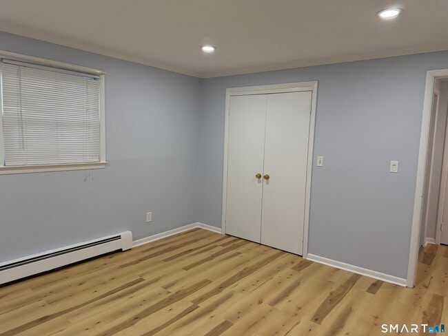 Building Photo - 305 Wiklund Ave