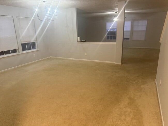 Building Photo - 14302 Holly Berry Cir