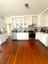 Building Photo - 1233 E Center St