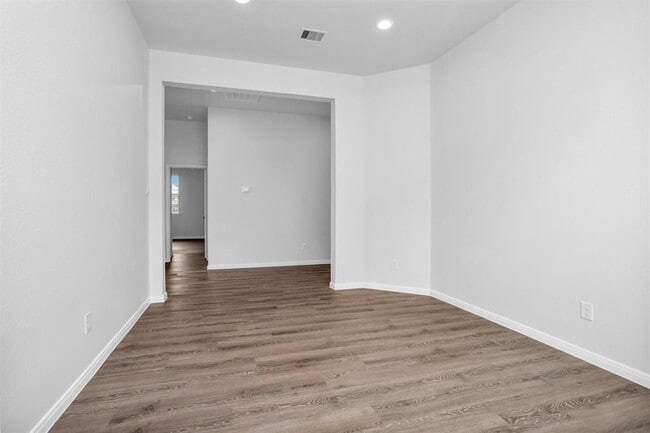 Building Photo - 31411 Raleigh Creek Dr