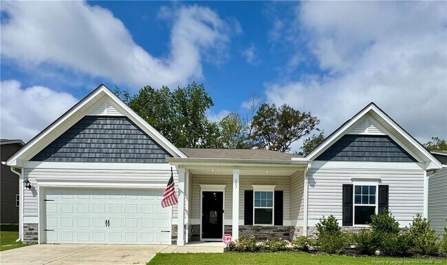 Primary Photo - 107 Altair Ln