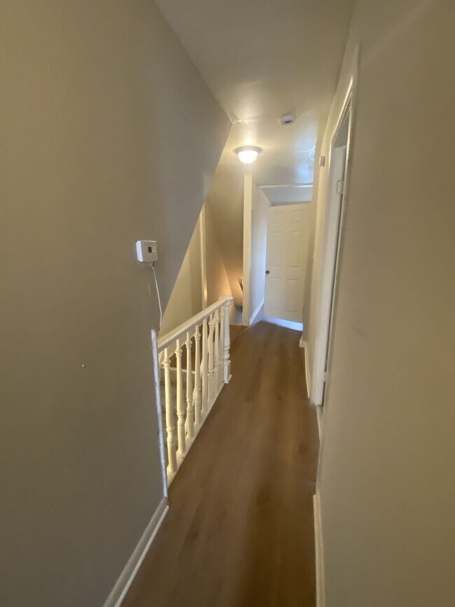 Building Photo - 663 Kohn St