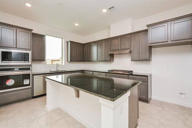 Building Photo - 6551 Scarlet Pond Ln