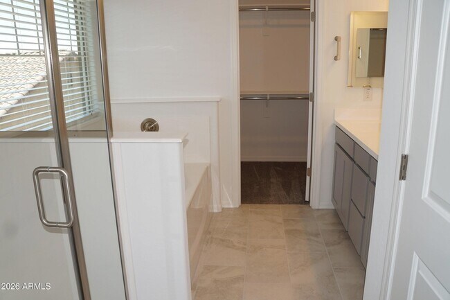 Building Photo - 3809 N 100th Dr